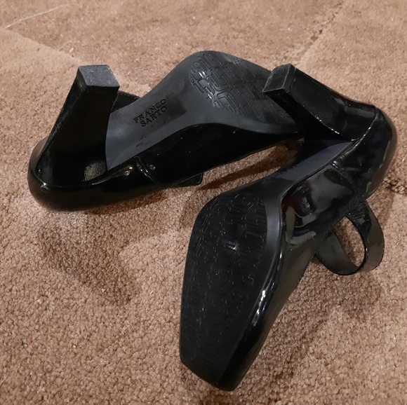 Women shoes - Picture 2 of 3